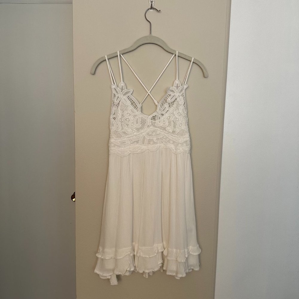 White Flowy Boho Lace Mini Dress | Size Small